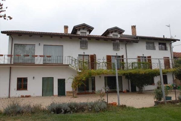 esavano in vendita a Chieri