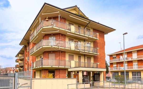 appartamento in vendita a Chieri in zona Roaschia