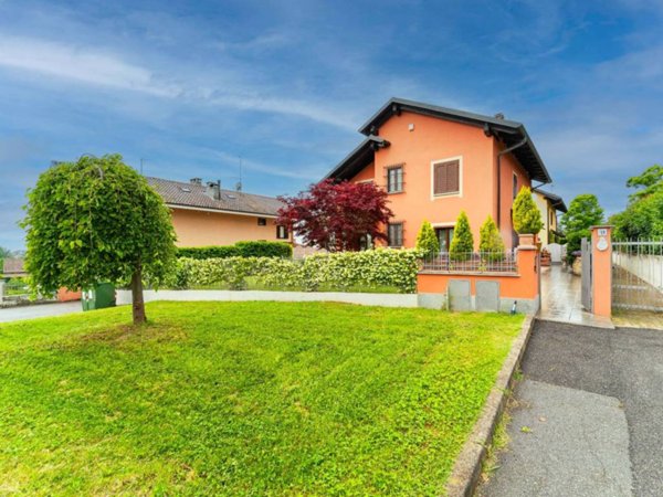 casa indipendente in vendita a Chieri