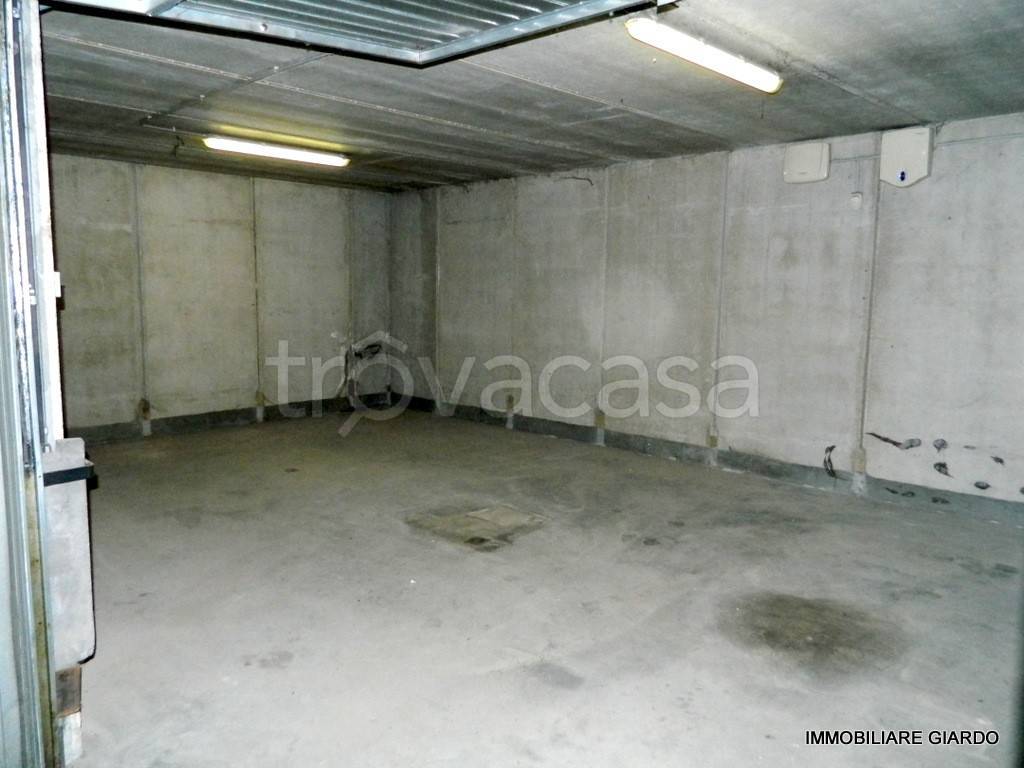locale di sgombero in vendita a Chieri