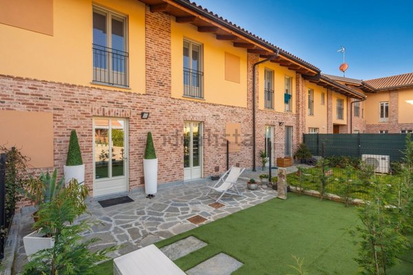 casa indipendente in vendita a Chieri