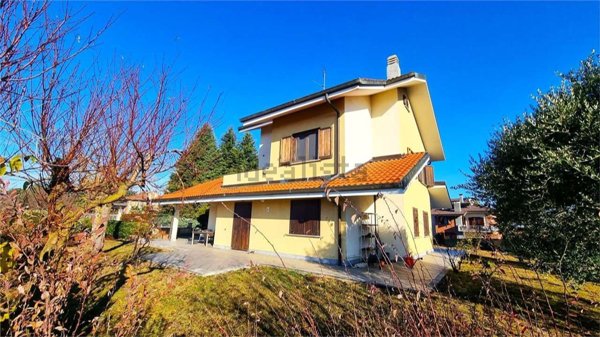 casa indipendente in vendita a Chieri in zona Roaschia