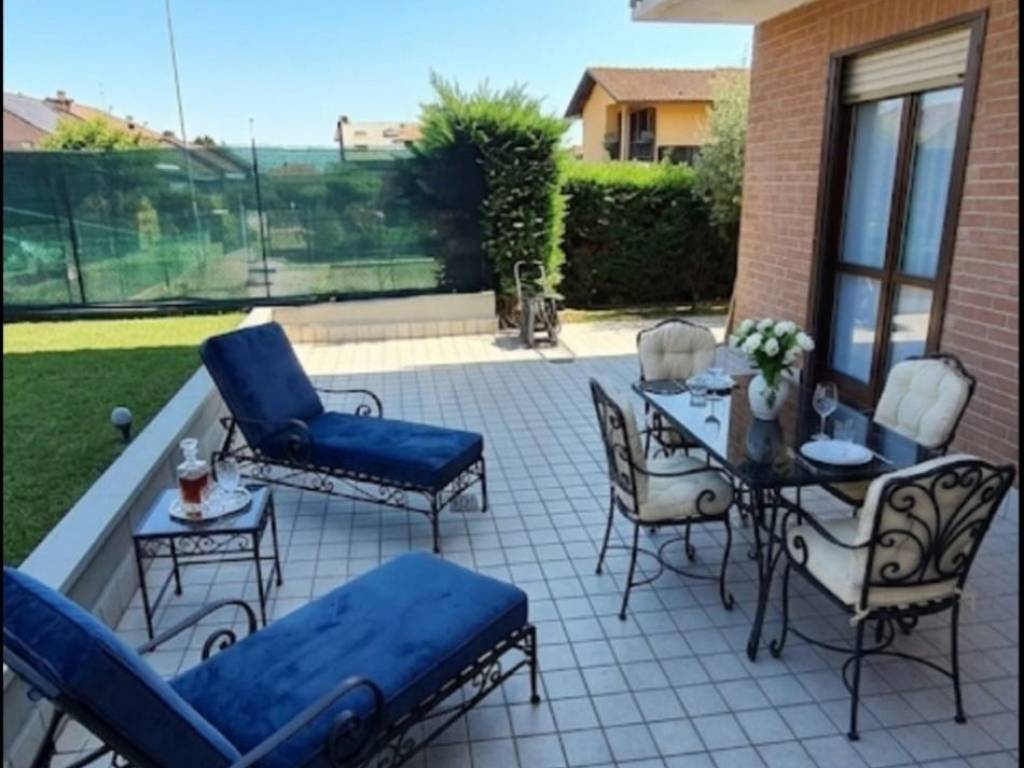 appartamento in vendita a Chieri in zona Roaschia