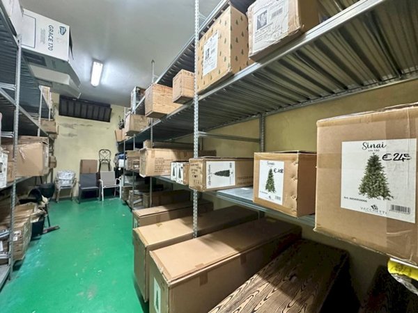 locale di sgombero in vendita a Chieri