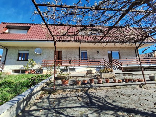 casa indipendente in vendita a Chieri