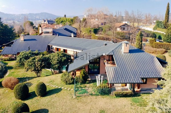 casa indipendente in vendita a Chieri