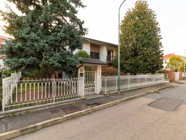 casa indipendente in vendita a Chieri