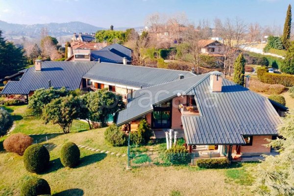 casa indipendente in vendita a Chieri