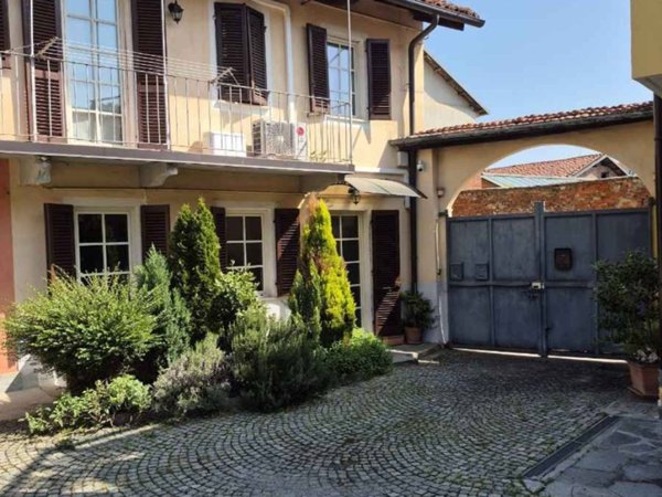 casa indipendente in vendita a Chieri