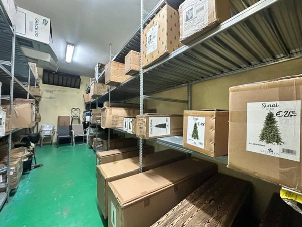 locale commerciale in vendita a Chieri