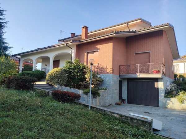 casa indipendente in vendita a Chieri