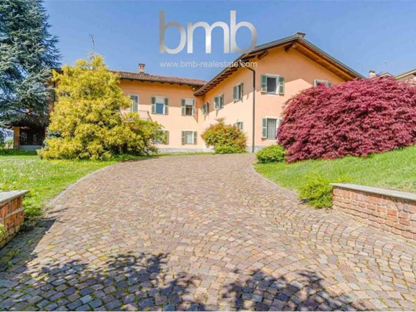 casa indipendente in vendita a Chieri in zona Roaschia