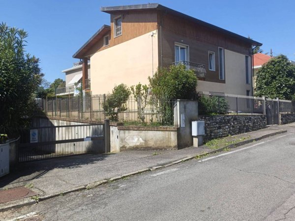 casa indipendente in vendita a Chieri in zona Roaschia