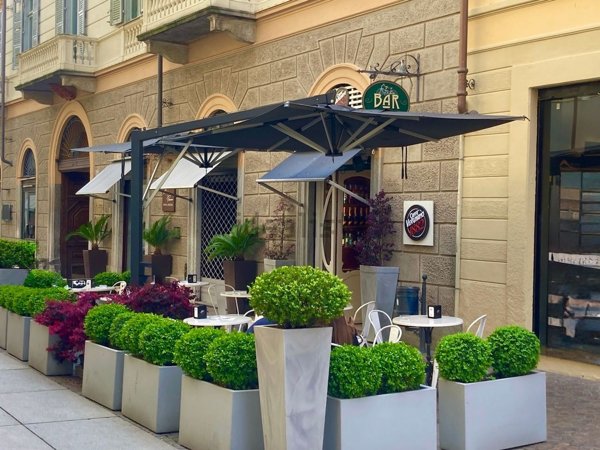 negozio in vendita a Chieri in zona Canarone
