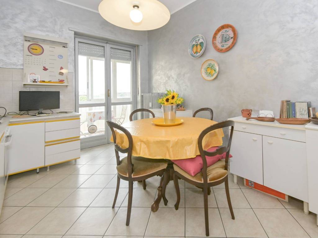 appartamento in vendita a Chieri in zona Roaschia