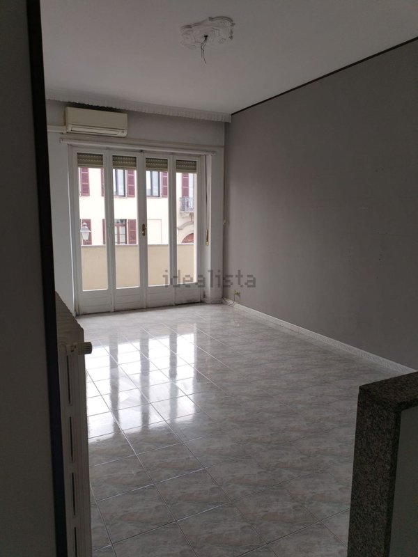 appartamento in vendita a Chieri in zona Canarone