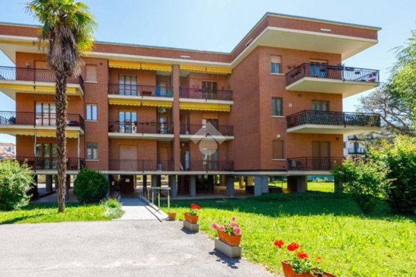 appartamento in vendita a Chieri in zona Canarone
