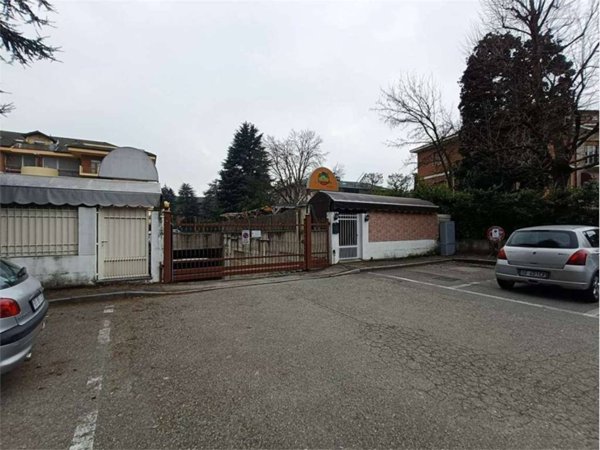 negozio in vendita a Chieri