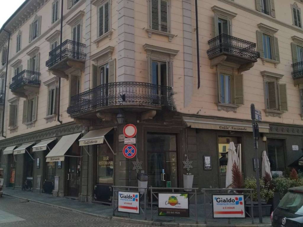 locale commerciale in vendita a Chieri