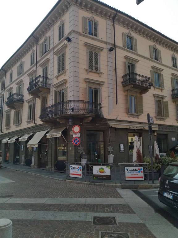 locale commerciale in vendita a Chieri