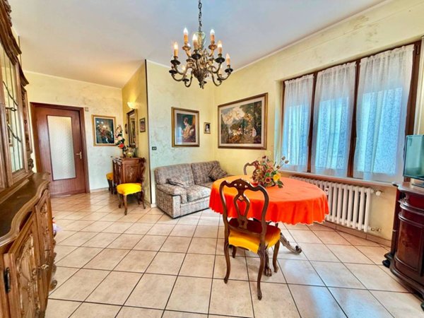 appartamento in vendita a Chieri in zona Roaschia