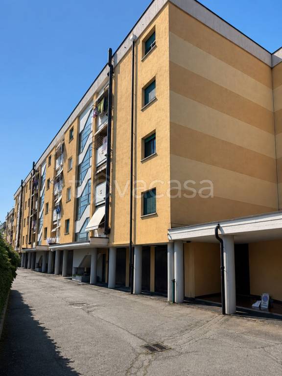 appartamento in vendita a Chieri in zona Canarone