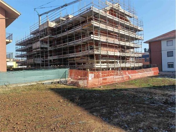 appartamento in vendita a Chieri in zona Canarone