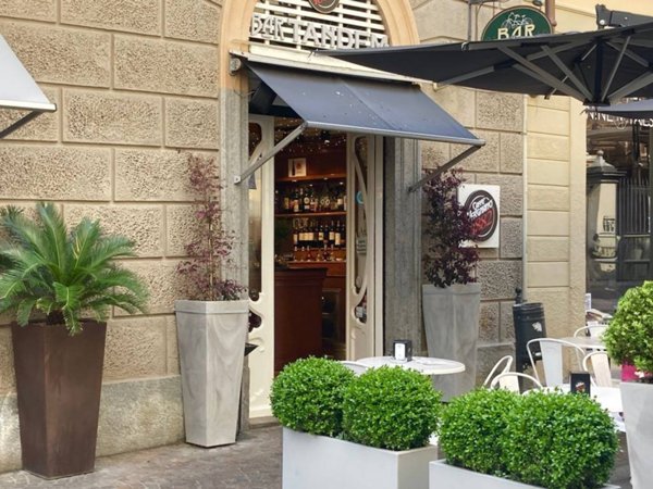 negozio in vendita a Chieri in zona Canarone