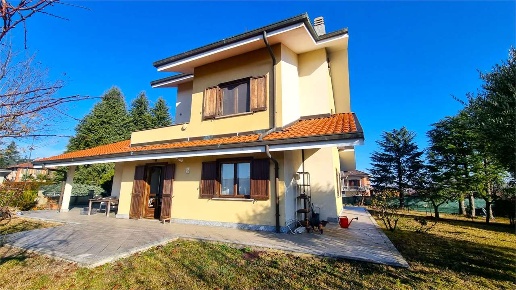 casa indipendente in vendita a Chieri in zona Roaschia
