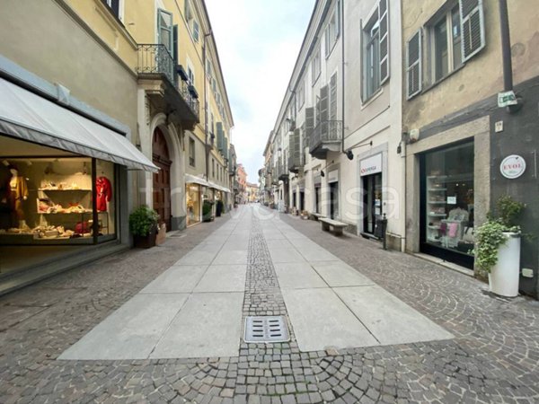 negozio in vendita a Chieri