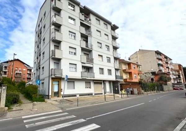 appartamento in vendita a Chieri in zona Canarone