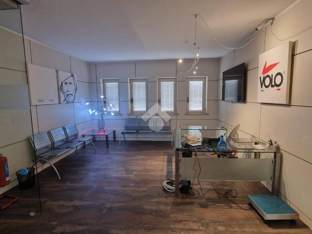ufficio in vendita a Chieri