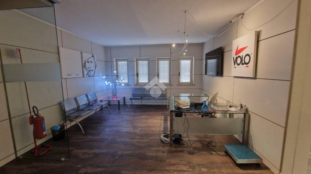 ufficio in vendita a Chieri