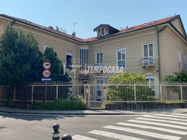 appartamento in vendita a Chieri in zona Canarone