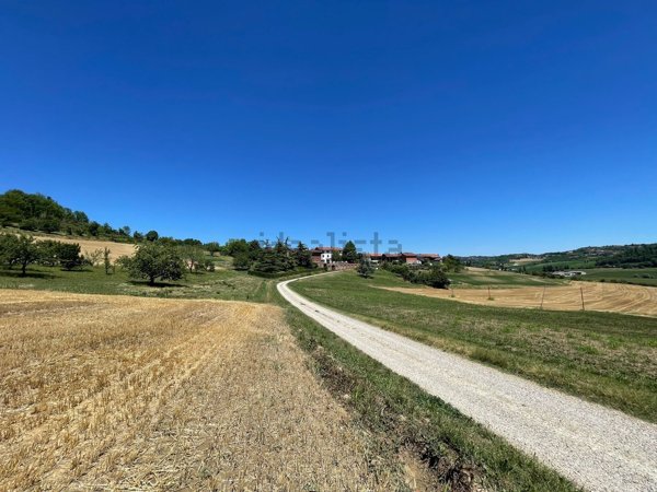 casale in vendita a Chieri in zona Airali