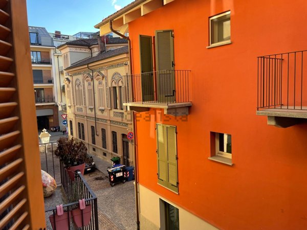 appartamento in vendita a Chieri in zona Canarone