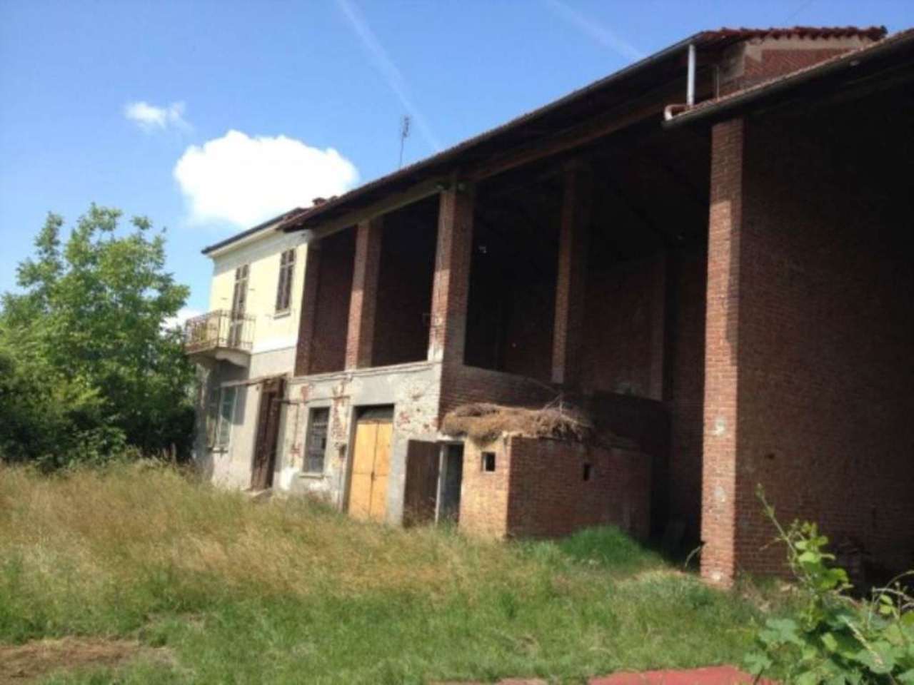 casale in vendita a Chieri in zona Roaschia