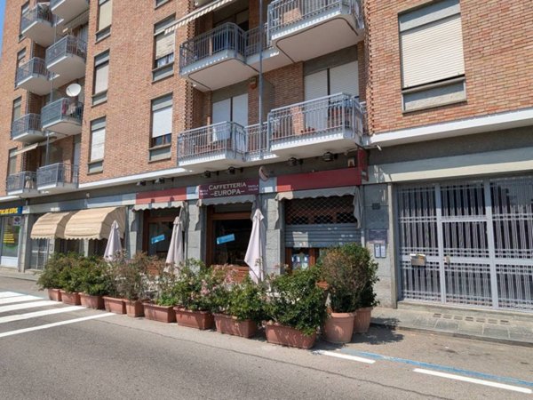 negozio in vendita a Chieri in zona Canarone