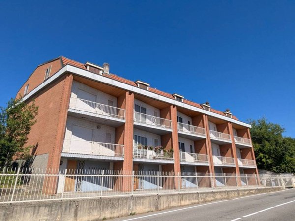 appartamento in vendita a Chieri in zona Roaschia
