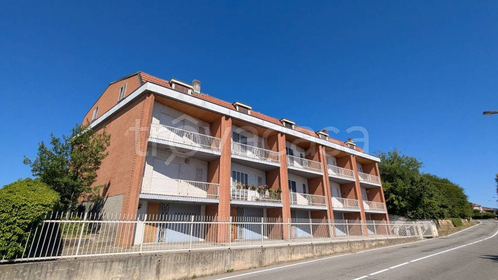 appartamento in vendita a Chieri in zona Roaschia