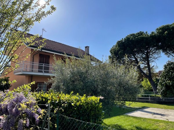 casa indipendente in vendita a Chieri
