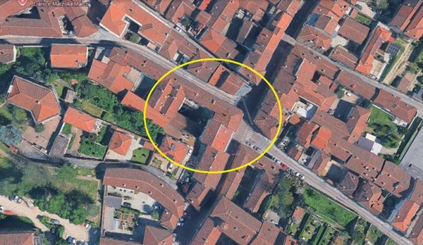 negozio in vendita a Chieri in zona Canarone