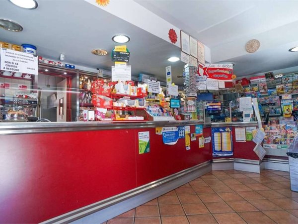 negozio in vendita a Chieri in zona Borgata Maddalena