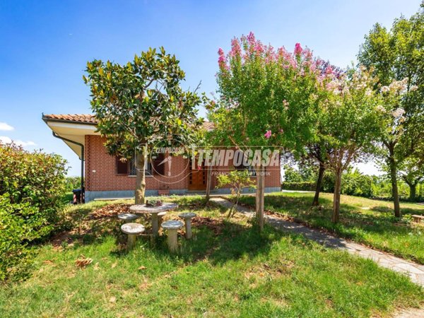 casa indipendente in vendita a Chieri in zona Airali