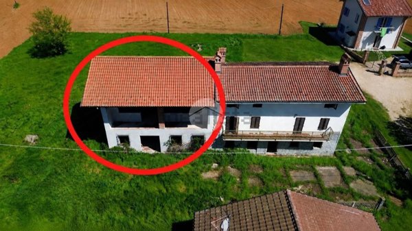 esavano in vendita a Chieri in zona Airali