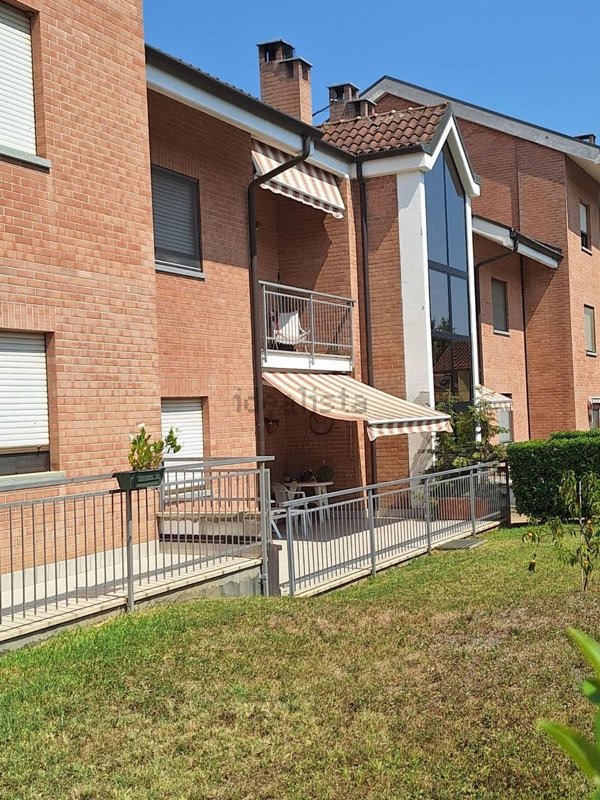 appartamento in vendita a Chieri in zona Roaschia