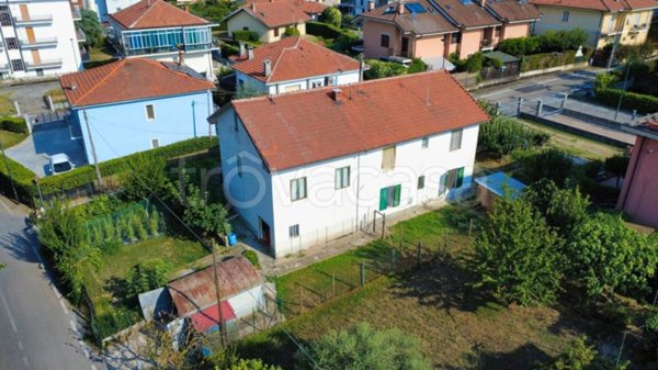 casa indipendente in vendita a Chieri