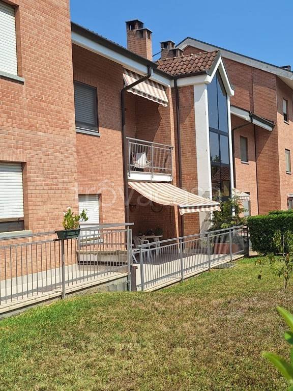 appartamento in vendita a Chieri in zona Roaschia