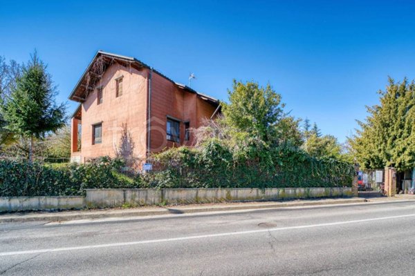 casa indipendente in vendita a Chieri in zona Roaschia