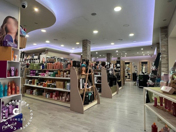 ufficio in vendita a Chieri in zona Canarone